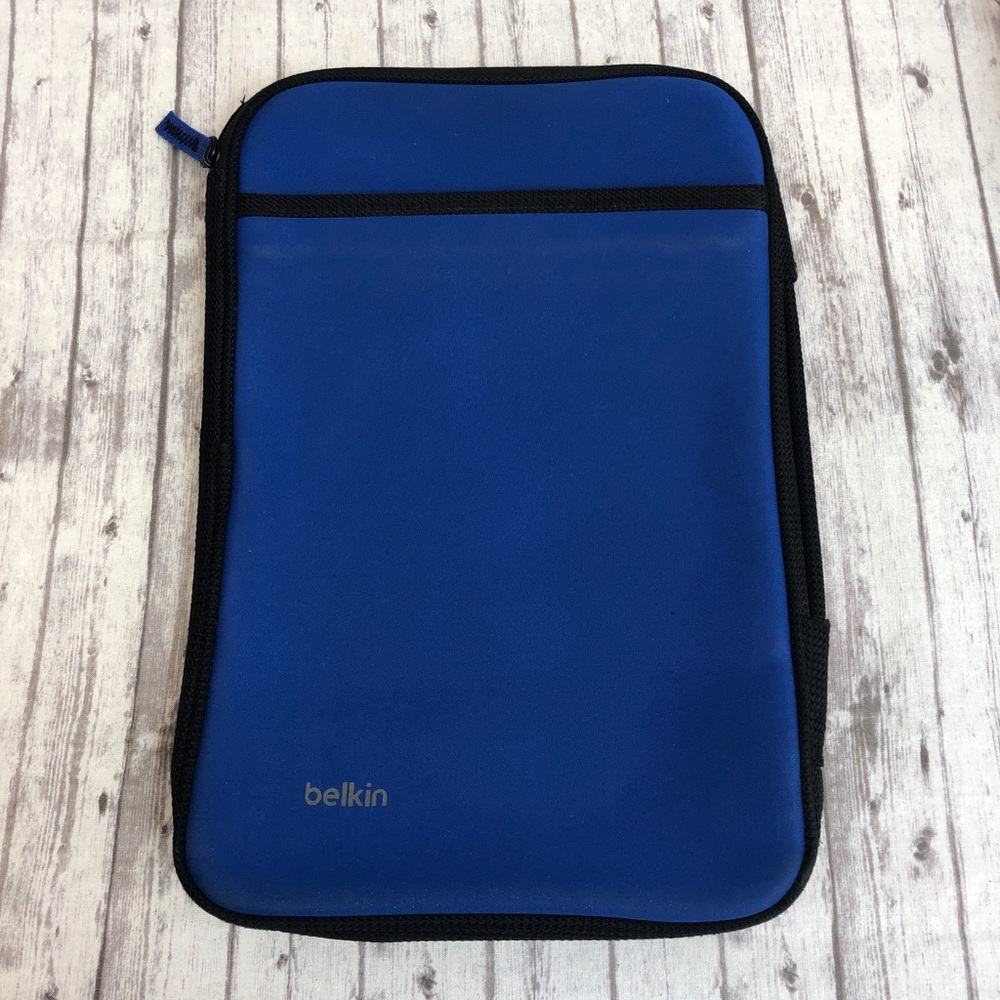 5/$25Belkin MacBook Air Case/Chromebook Carry Case